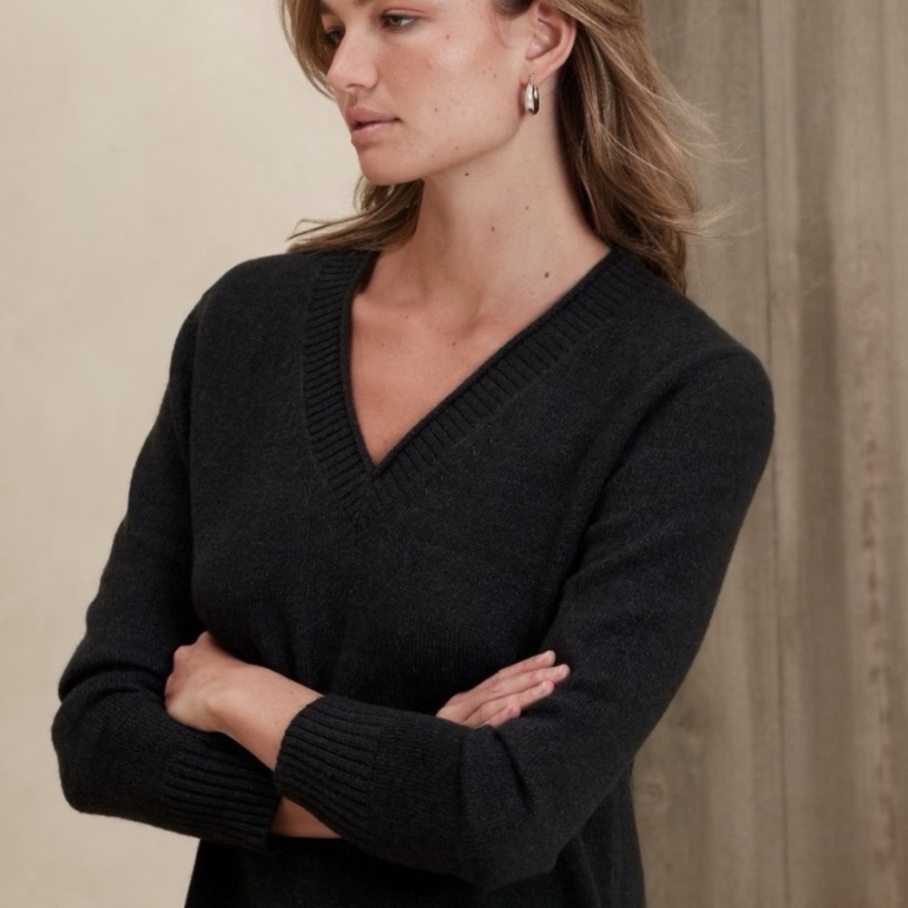 Banana Republic Charcoal Black Knit Pullover